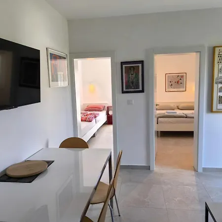 With Parking Space - 27877 Appartement *